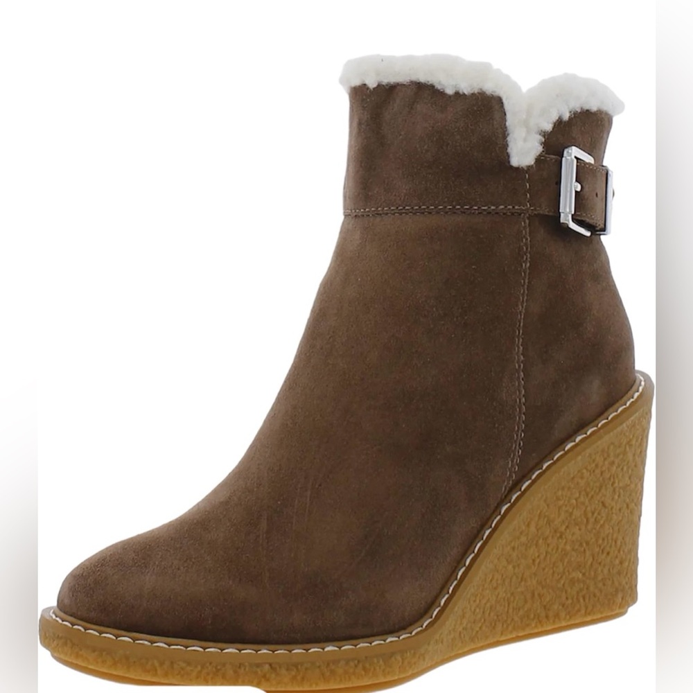 👢NWT! Franco Sarto Suede Wedge Booties